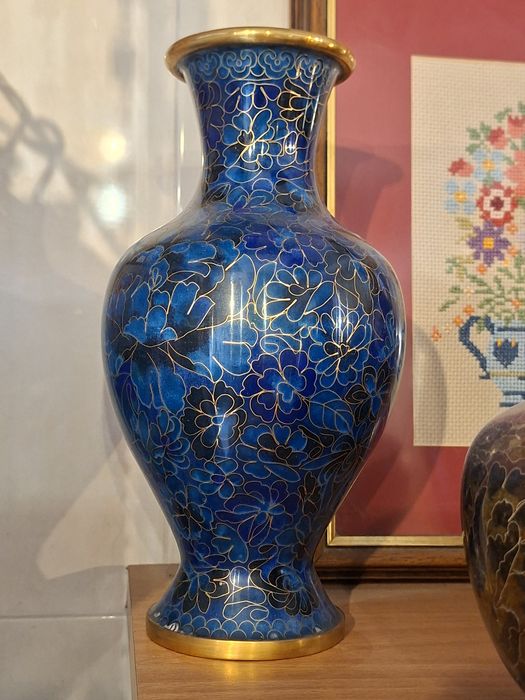 Jarras antigas chinesas feitas com a técnica Cloisonné