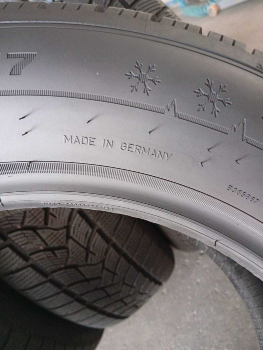 Зимові шини R17 215/65 99V Dunlop Winter Sport 5 арктика скандинавка на Volkswagen Tiguan