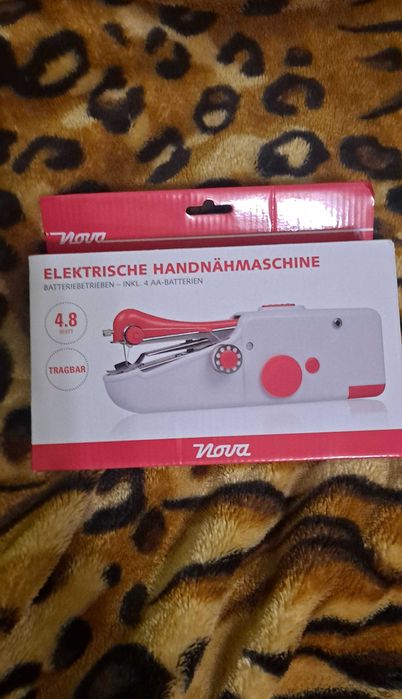 Ręczna mini maszyna do szycia