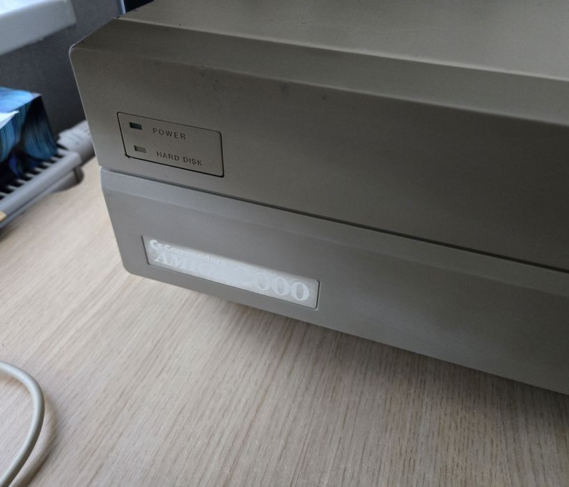 Amiga 2000 z rozszerzeniem RAM pod zorro II,  Hdmi, Ripple IDE Ata, CF