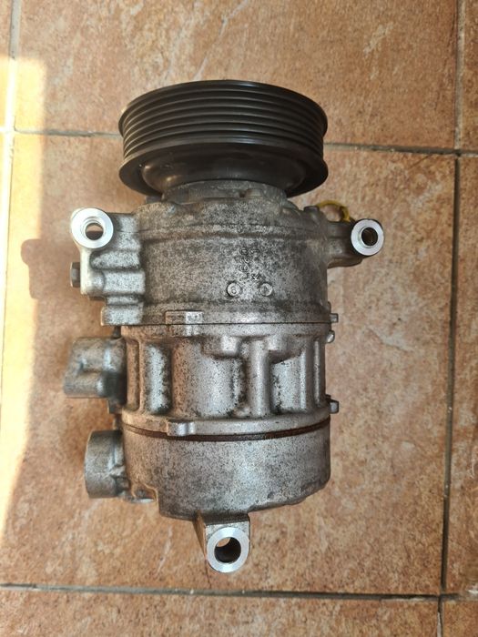 Компрессор кондиционера  na Audi, Vw (Vag) 8to260805n