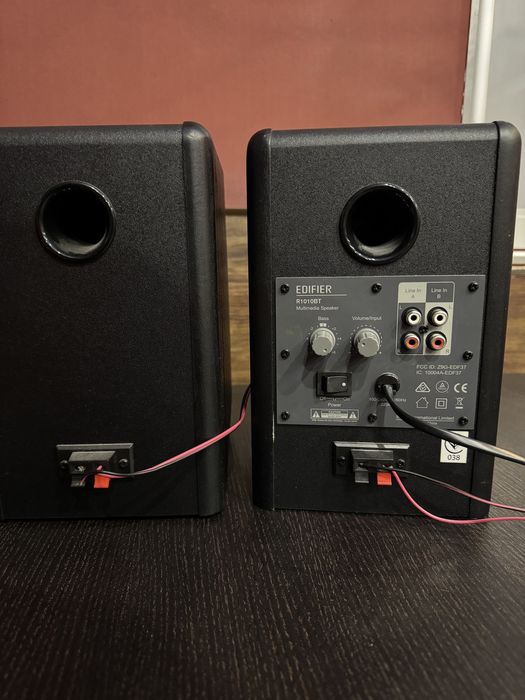 Bluetooth динаміки EDIFIER R1010BT