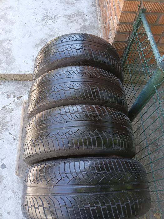 Шини бу MICHELIN 255/60R17   гарному стані на запаску или докат