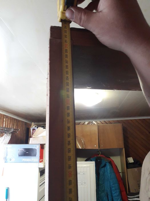 Продам дерев'яні двері з коробкою