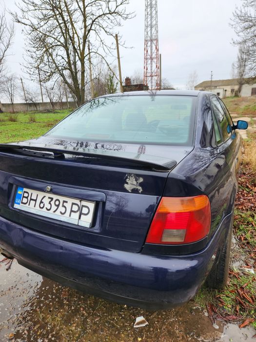 Ауді  а4 б5 в хорошому  стані