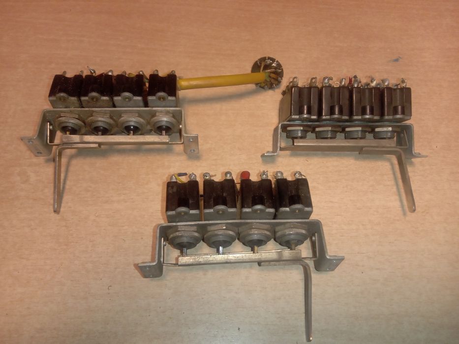 Przełączniki zespolone od magnetofonów lampowych Smaragd
