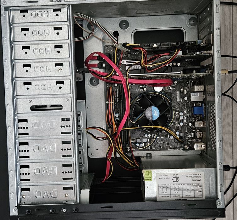 Стаціонарний комп'ютер на Intel core I3 540 оперативна 8 Гб.