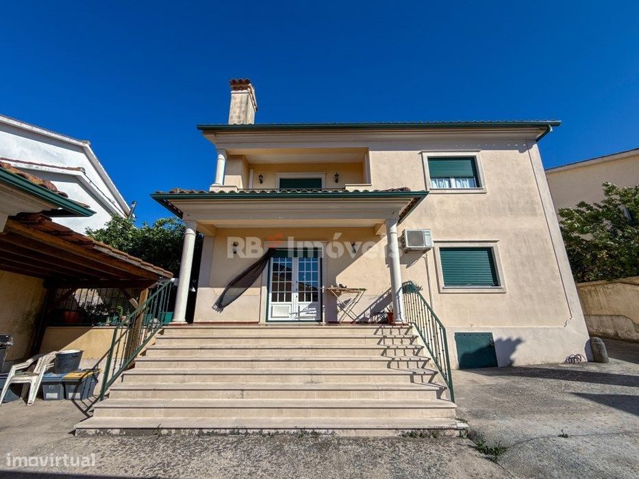 T5 Family House in Golegã – Spacious Home for the Whole Family