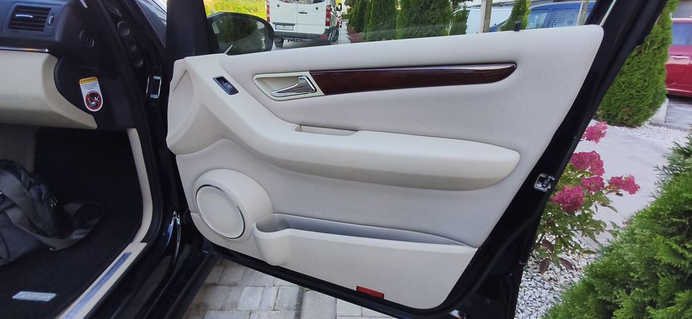 Продам автомобіль мерседес бенц b180
