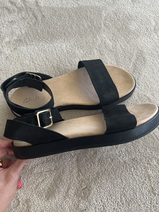 Sandálias Clarks Pretas tamanho 37 novas