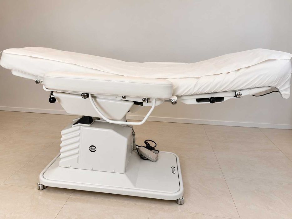 Marquesa semi automática Ionto Comed. - Estética ou Clínica - €180 (negociável). Transporte a cargo do comprador