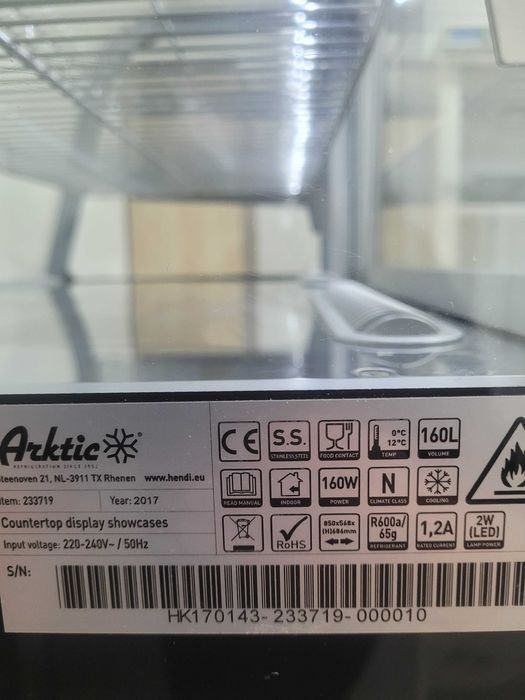 Witryna cukiernicza Hendi