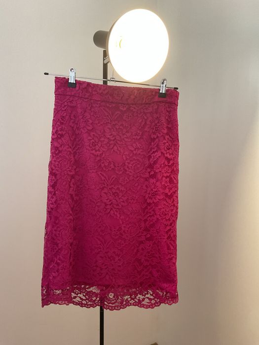 Saia de renda fúchsia Betzzia
