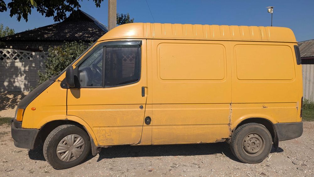 Автомобіль Ford Transit