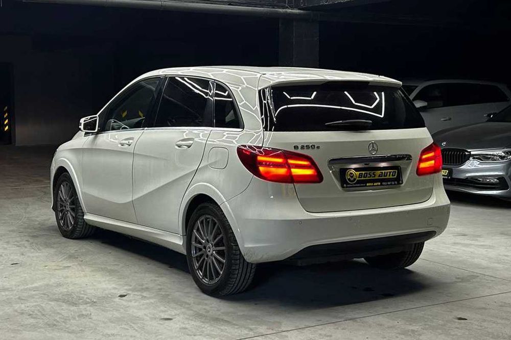 Mercedes-Benz B 250e 2016