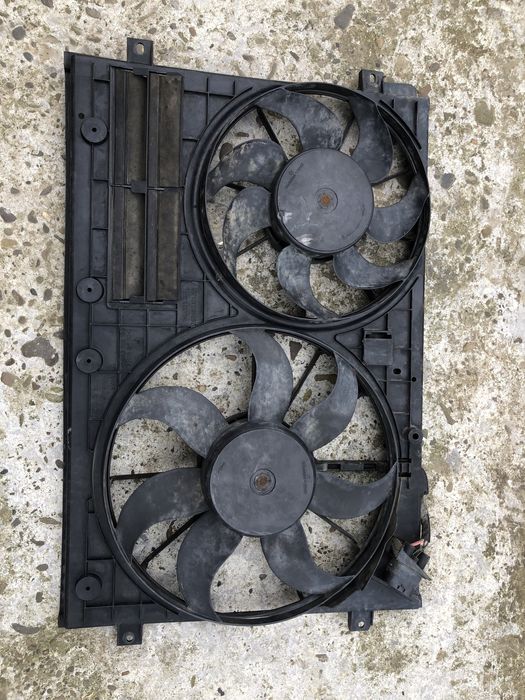 Дросельна заслонка Pierburg 038128063B  Passat B6 В7 2.0TDI