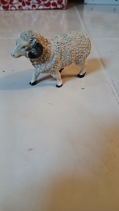 Brinquedo de Animais Cavalos/cabras diversos.