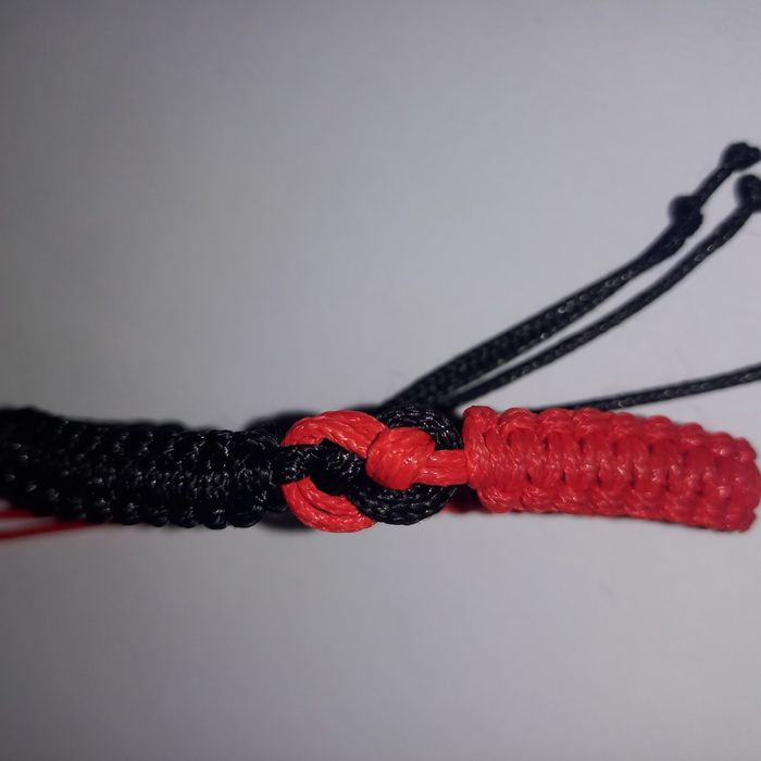 Плетені браслети