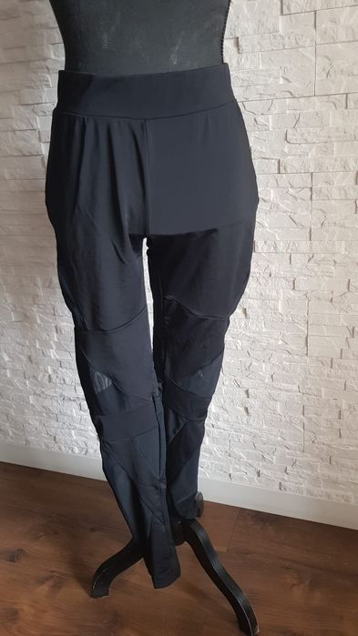 Urban Classics czarne sportowe legginsy