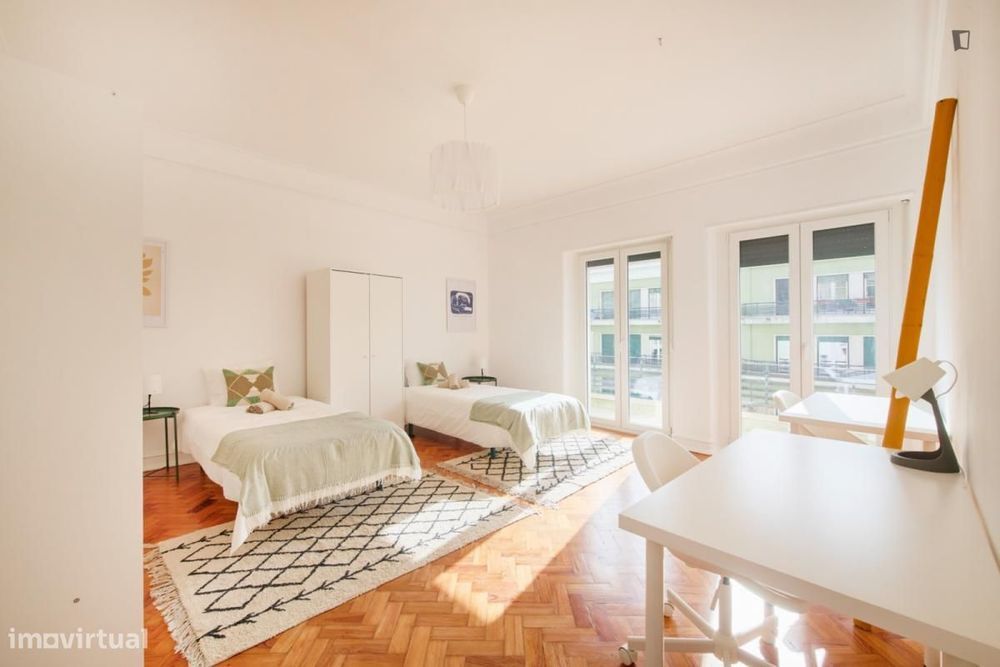 Quarto - localizado em Entrecampos Lisbon