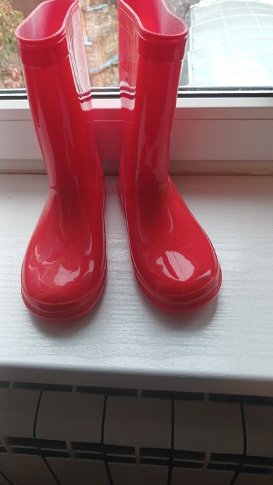 Резиновие сапожки на девочку