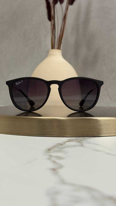 Ray-Ban Erika Polarized чорні матові/Солнцезащитные очки Рей Бен Эрика