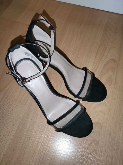 Piękne, klasyczne sandałki na szpilce r. 37