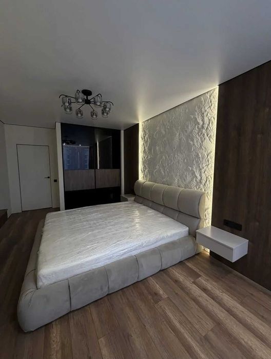 3 кімнатна квартира поруч з озером