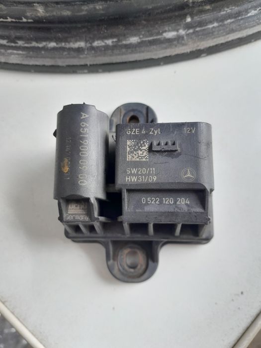 Реле свічок накала Mercedes 2.2cdi OM651