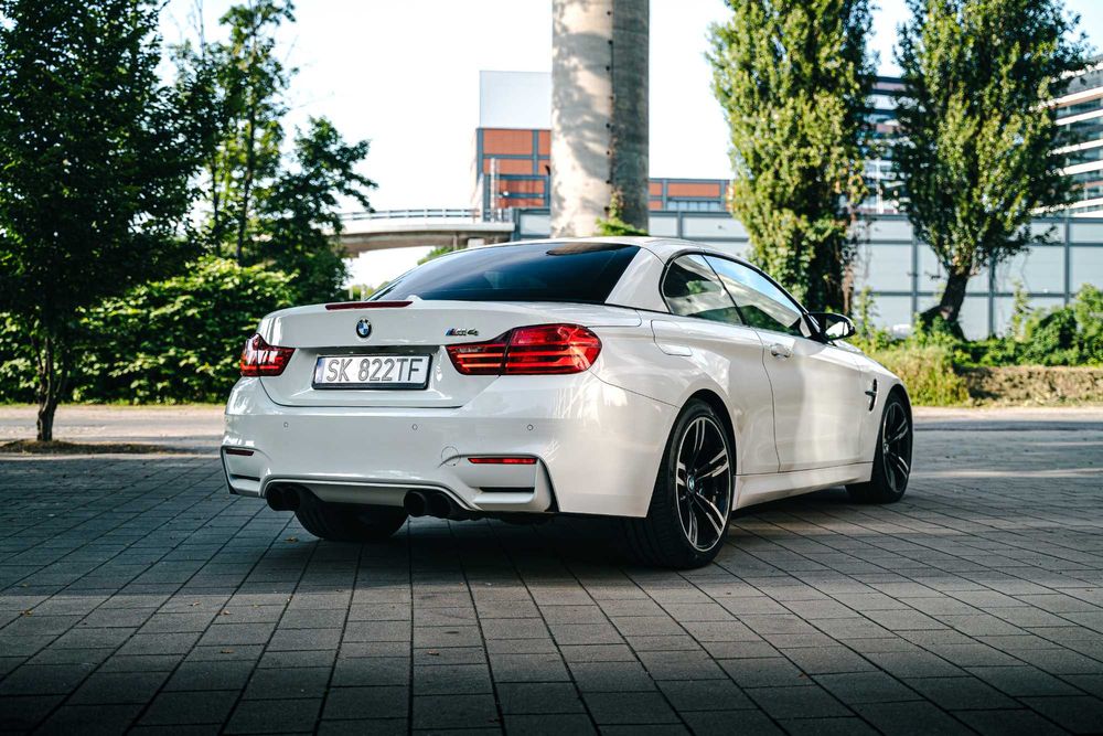Wynajem samochodu BMW M4 F83 wypożyczalnia samochodów