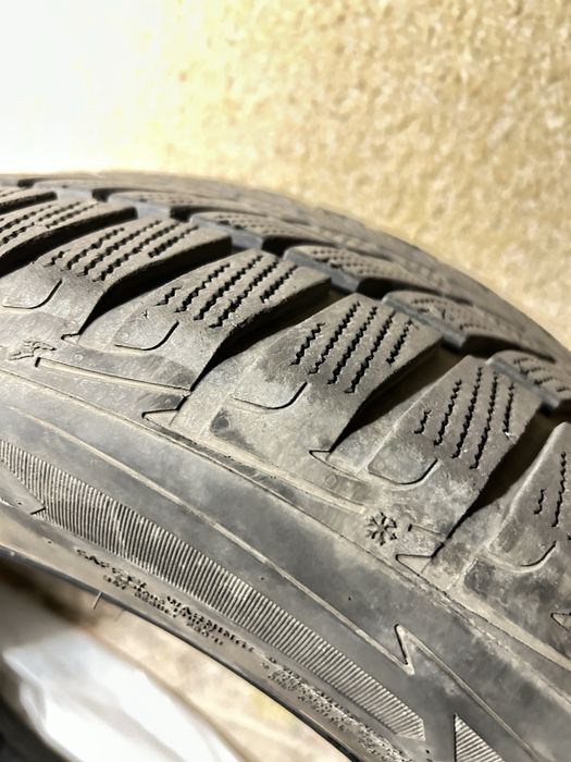 Goodyear 215/55 r17 зима