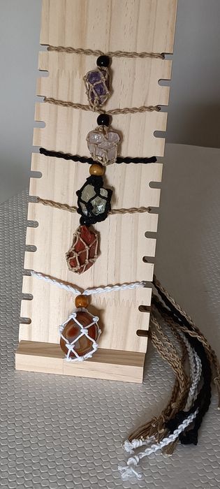 Colares pedras naturais