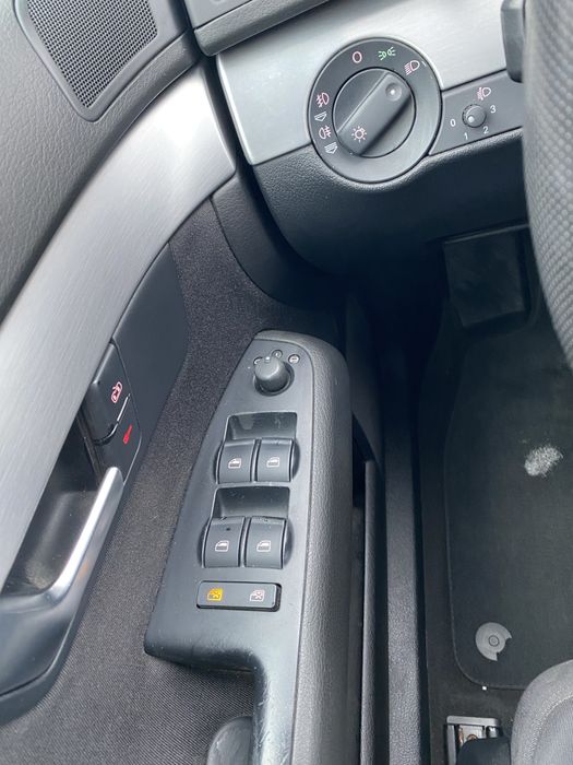 Audi  a4 b7  1.6 mрі бензин 2008р