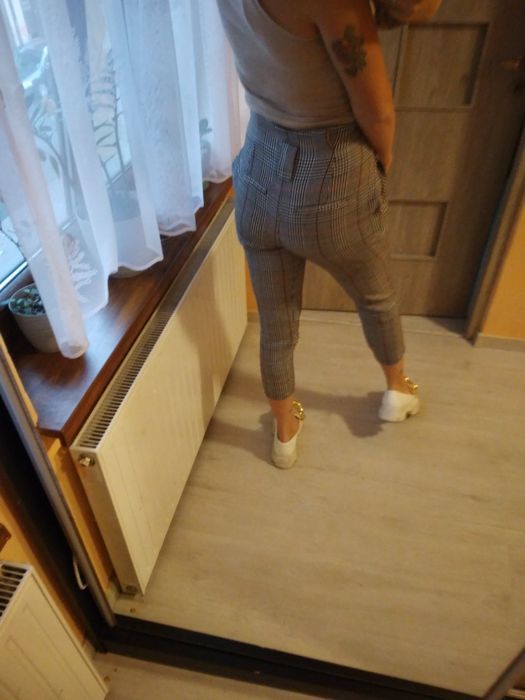 Spodnie w kratkę Bershka