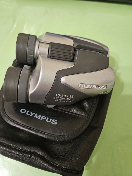 Бінокль Olympus 10-30x25 Zoom PC I