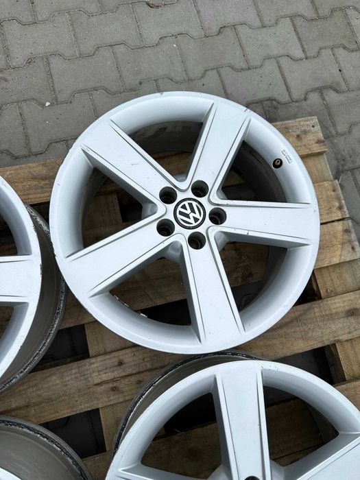 7jx17 17" ET38 Volkswagen VW Seat 5x100 komplet ładne