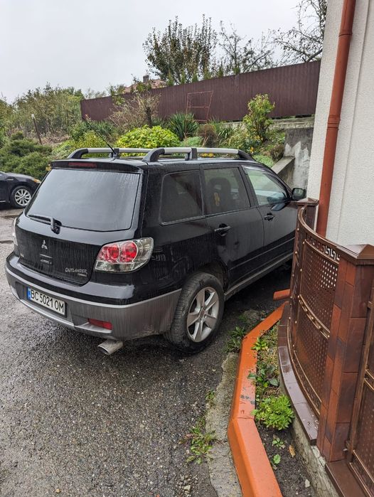 Для військового Mitsubishi Outlander 2.0 benzin 2004