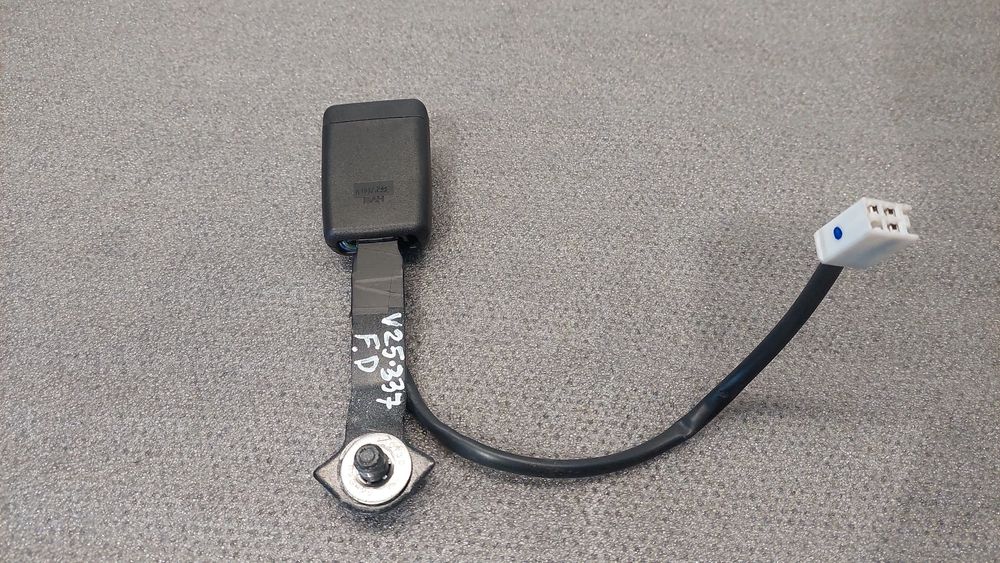 Encaixe de cinto frente direito MAZDA 6 Sedan (GH)