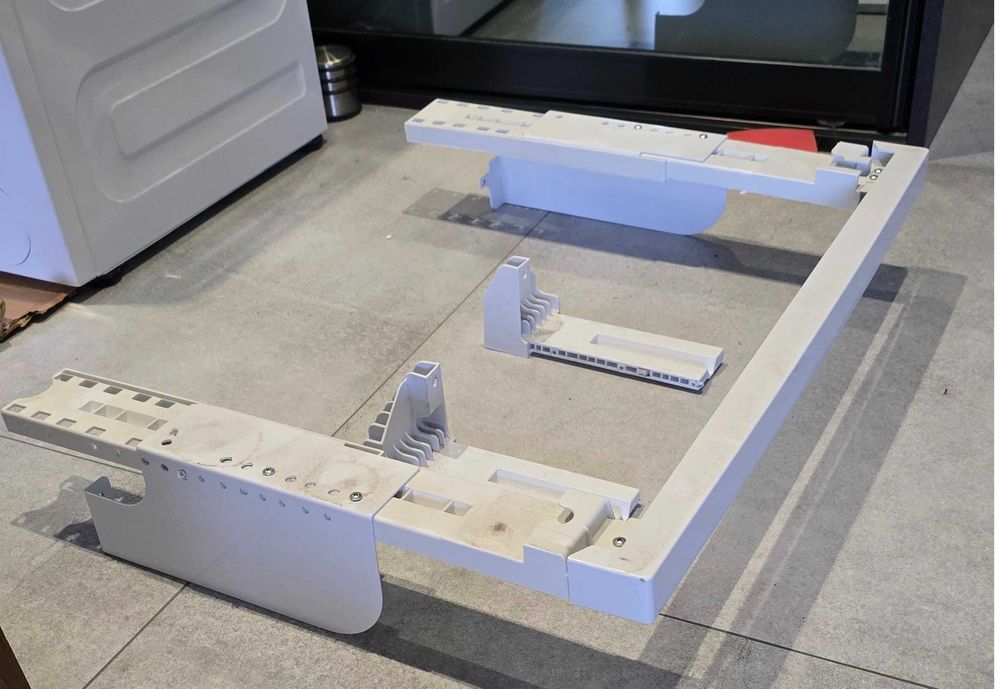 Łącznik pralki i suszarki BEKO