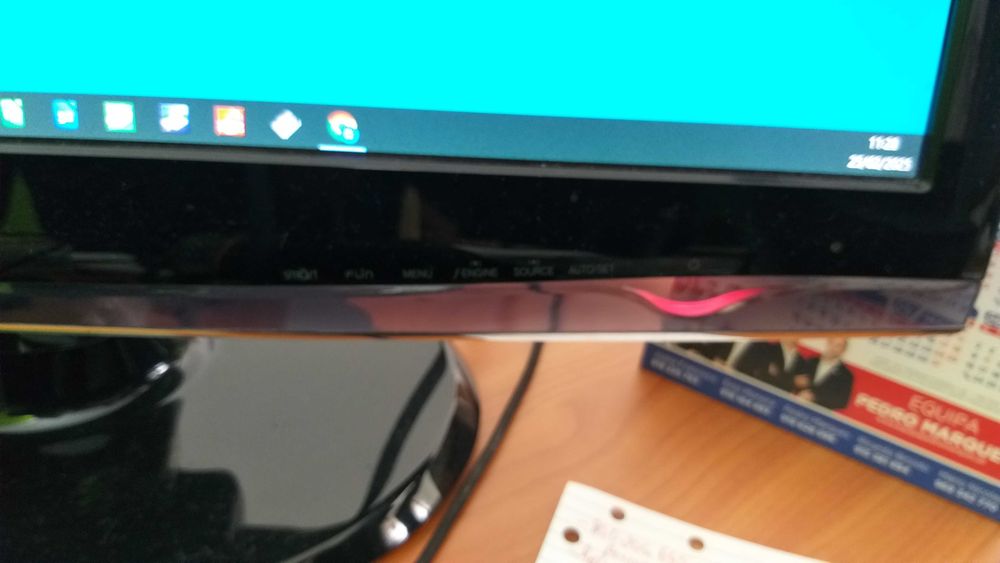 Monitor LG de 24" Flatron W2453TQ