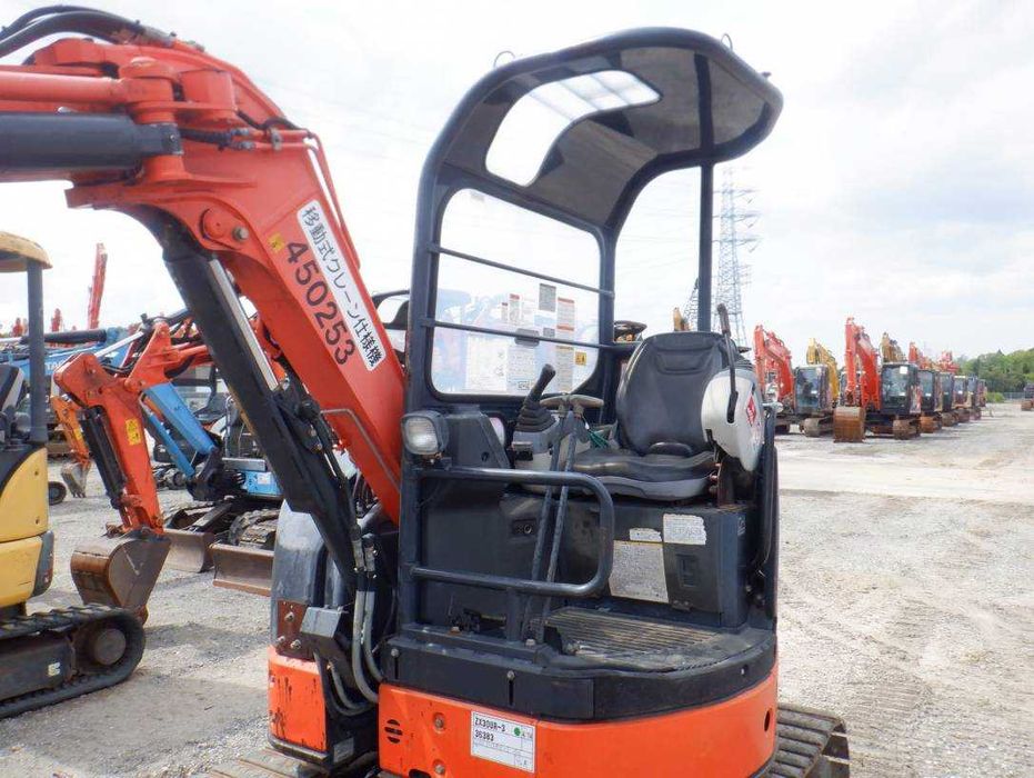 Экскаватор  гусеничний Hitachi ZX30UR-3
