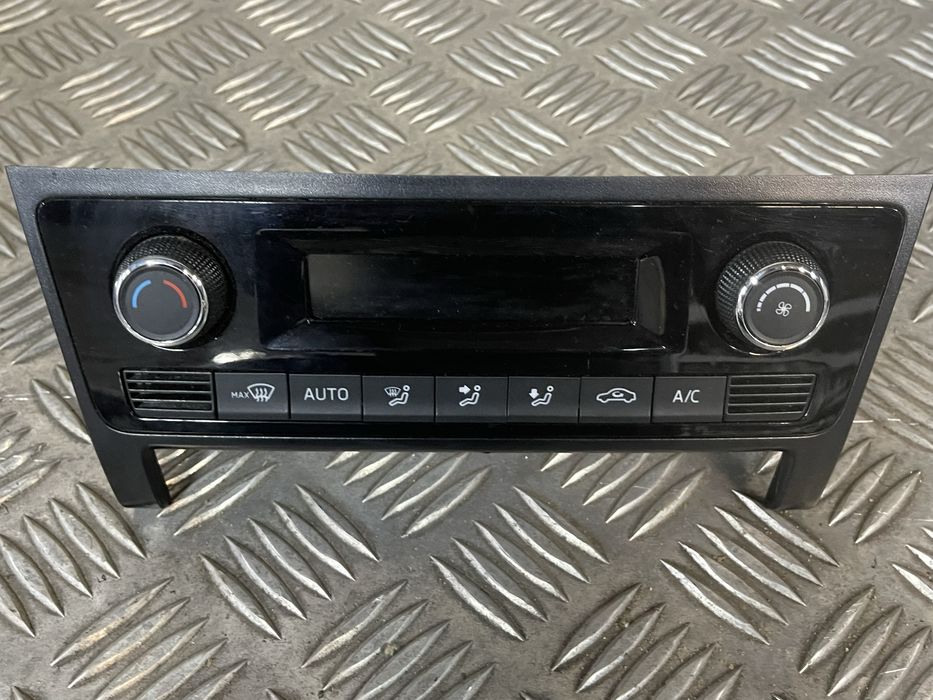 Panel nawiewu klimatyzacji skoda rapid lll lift 17>
