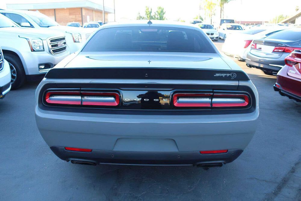 Dodge Challenger SRT Hellcat      2017