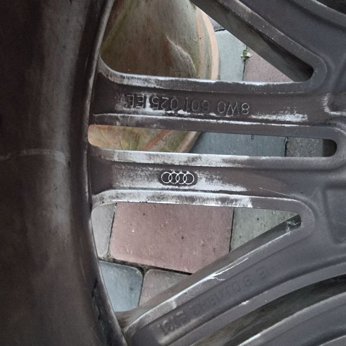Alufelgi Audi  z oponami letnimi Michelin  245.40.18