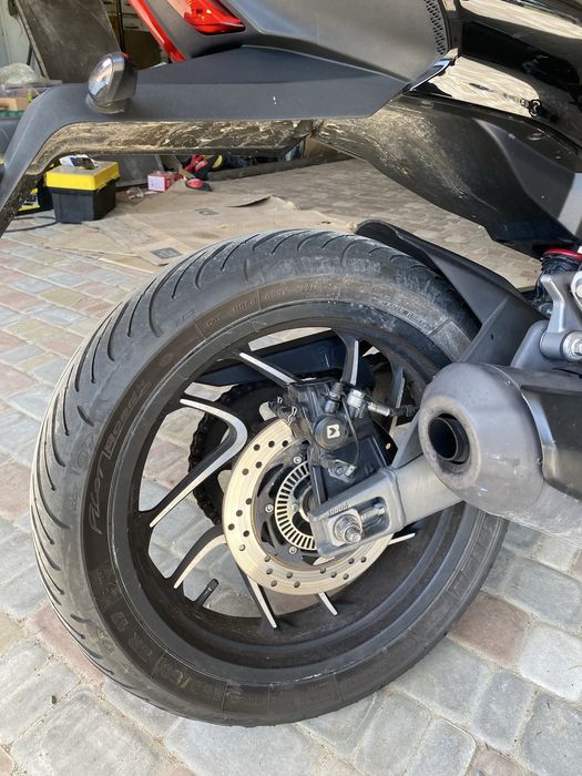 Мотоцилк Bajaj Dominar 400