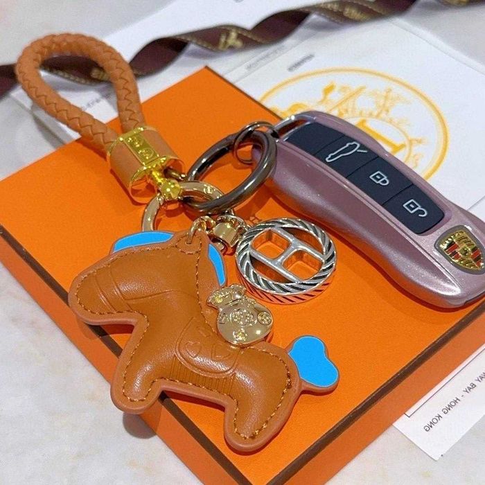 Elegancki brelok premium – pomarańczowy akcent