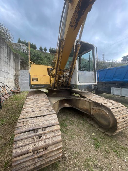Máquina Komatsu pc150