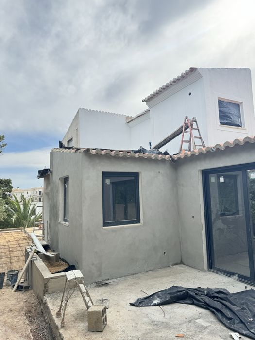 Pedreiros e todos os serviços em construçao e Remodelaçâo , pinturas .