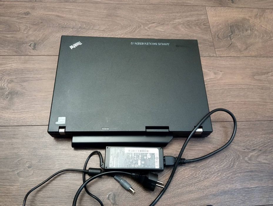 Lenovo ThinkPad R500   win 7/ Ram 4/ cor 2 duo p8400 2.27ghz/ 80 hdd