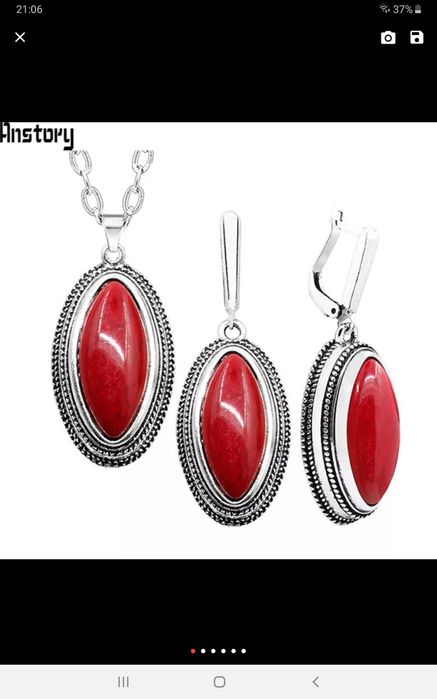 Conjunto colar e brincos prateado com pedra vermelha raiada